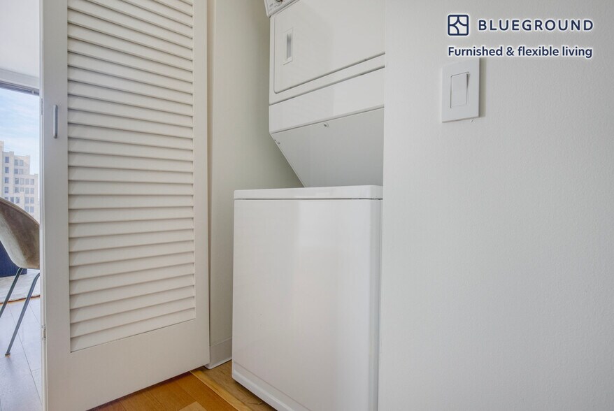 Building Photo - 340 E North Water St