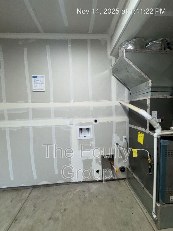 Building Photo - 418 S Summit St