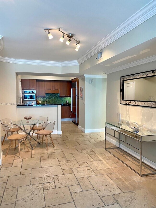 Building Photo - 3101 S Ocean Dr