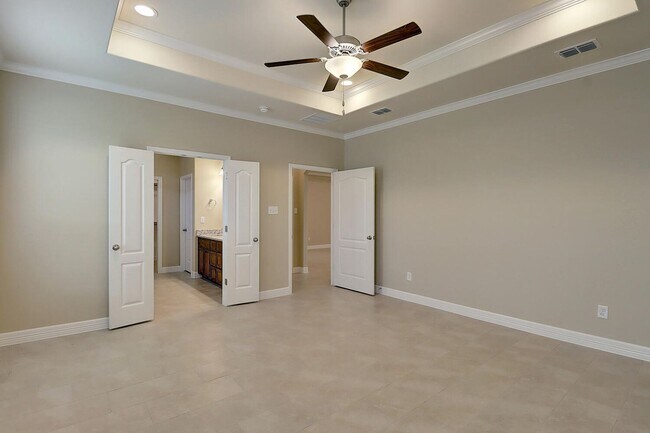 Building Photo - 2202 Crystal Bay Dr.