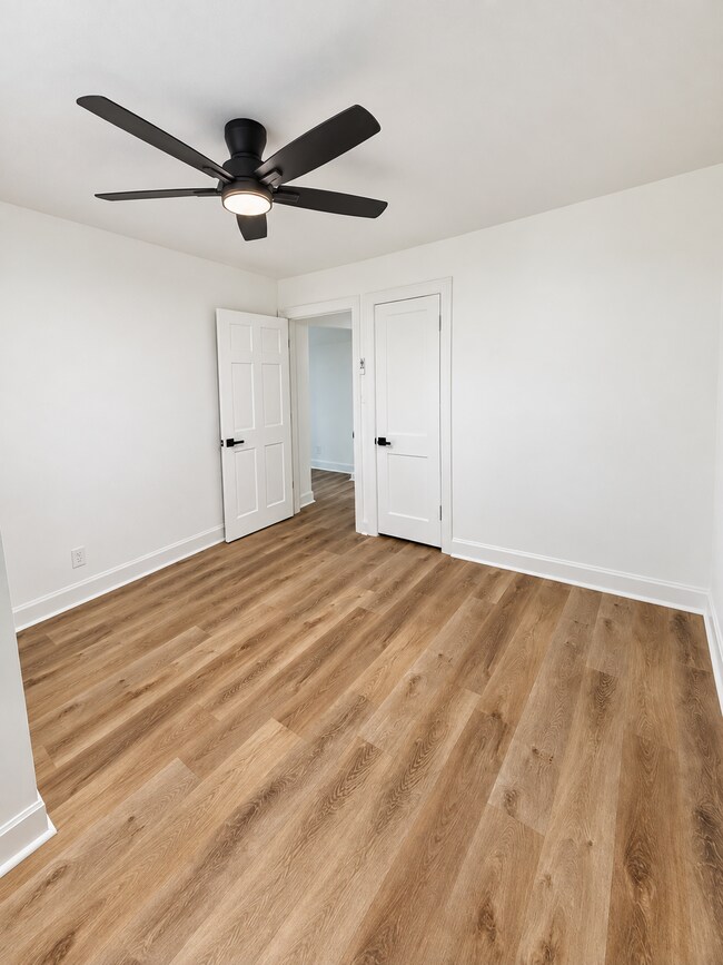 Building Photo - 902 Camden Ave