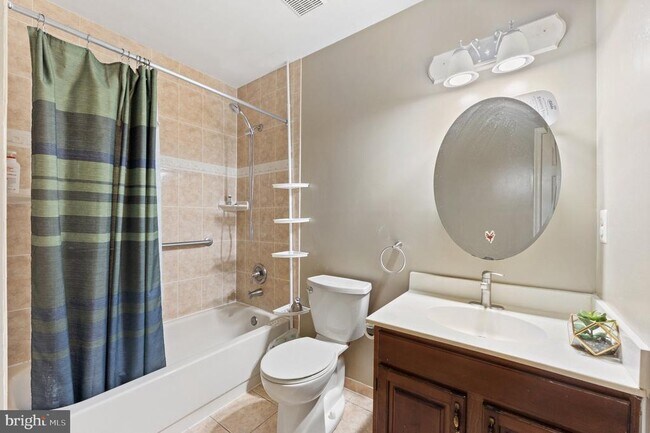 Building Photo - 8000 Sandburg Ct