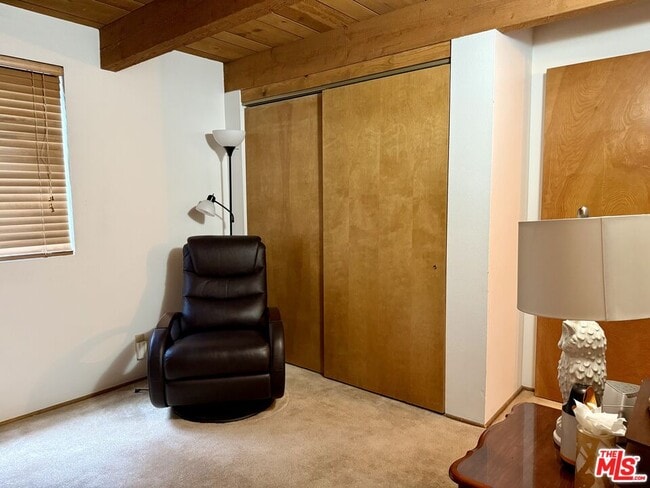 Building Photo - 701 Pinnacle Dr