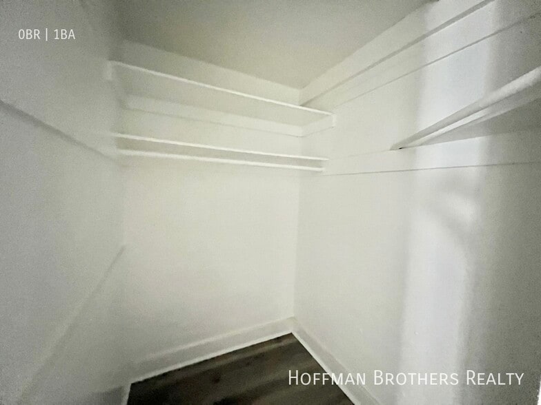 Building Photo - 1518 S Hope St