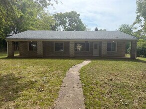 Building Photo - Beautiful 4 Bedroom Rental in Berkeley, MO...