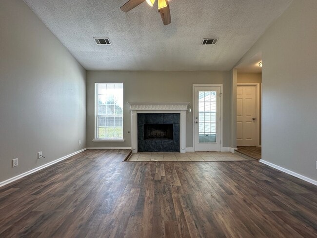 Building Photo - 1707 Plumbark Dr
