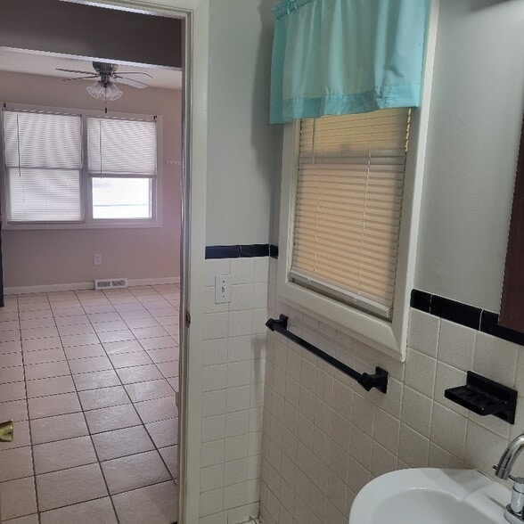 Building Photo - 17 Quarry Dr