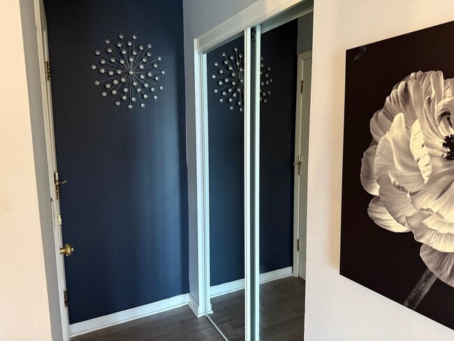 Building Photo - 5725 Holmes Ave