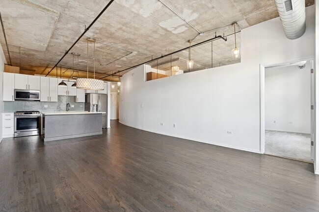 Building Photo - 6 S Laflin St