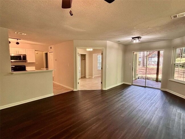 Building Photo - 320 Hawkstone Way