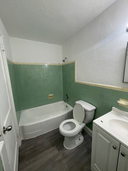 Building Photo - 3902 Westview Ave