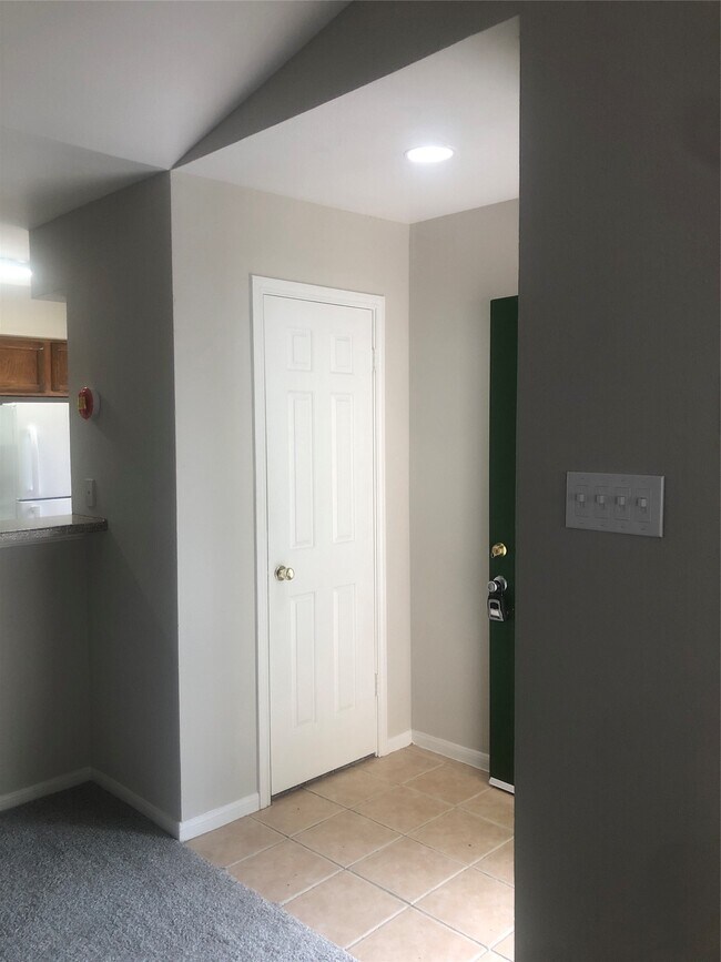 Building Photo - 14600 Fonmeadow Dr