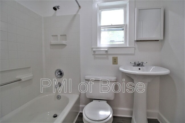 Building Photo - 317 E Bannock St