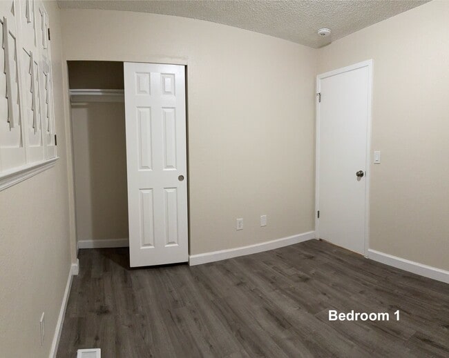 Building Photo - 1139 Meridian Cir