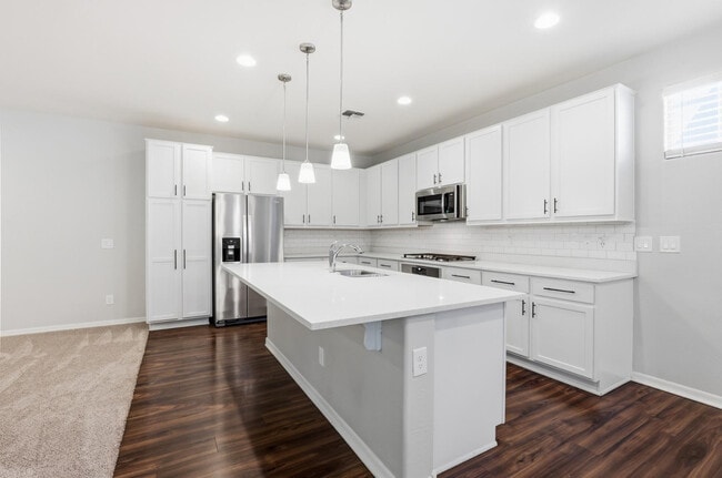 Building Photo - 2263 S Henry Ln