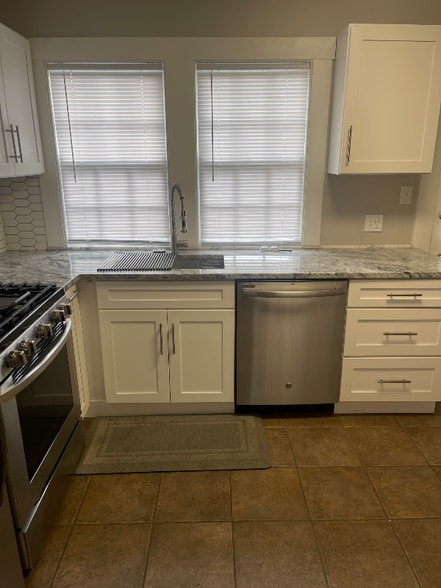 Building Photo - 6637 Murray Rd