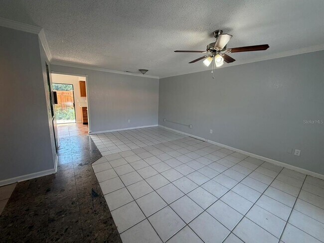 Building Photo - 3367 Riverview Way
