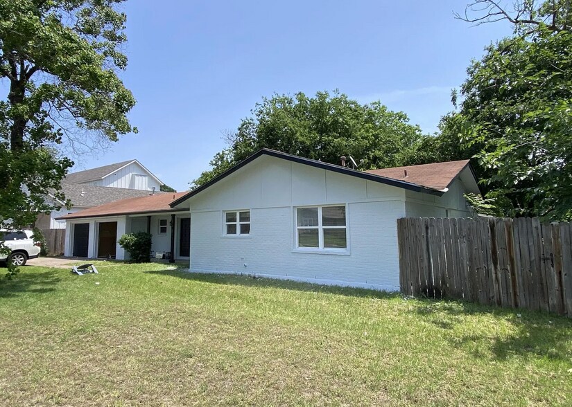 Primary Photo - 5005 Brighton Rd