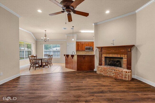 Building Photo - 126 Satinwood Cir
