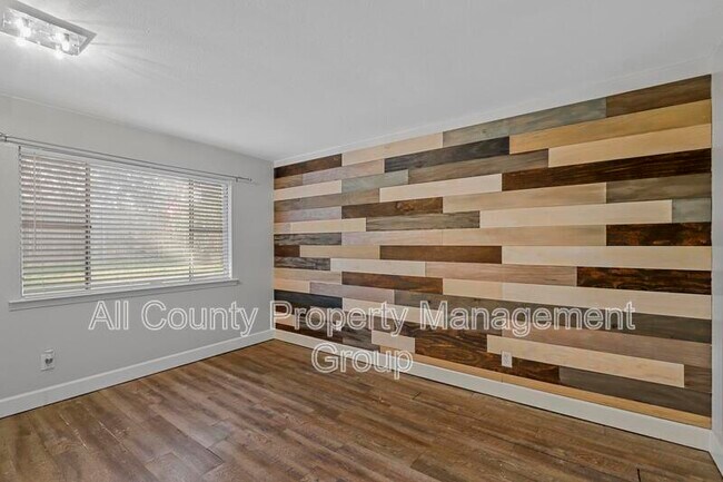 Building Photo - 2504 S Fielder Rd