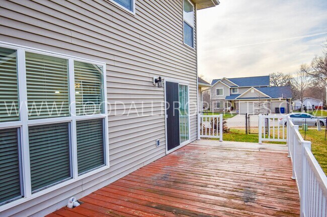 Building Photo - 3 Bedroom 2.5 Bath home