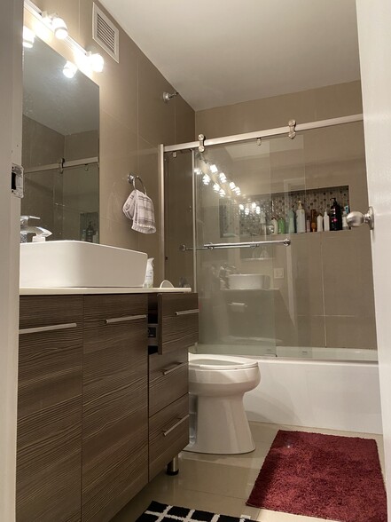 Bathroom 2 - 200 Dearborn N St