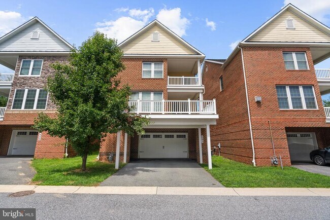 Building Photo - 493 W Watkins Mill Rd