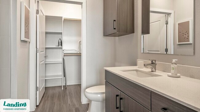 Building Photo - 14015 Univ Pass