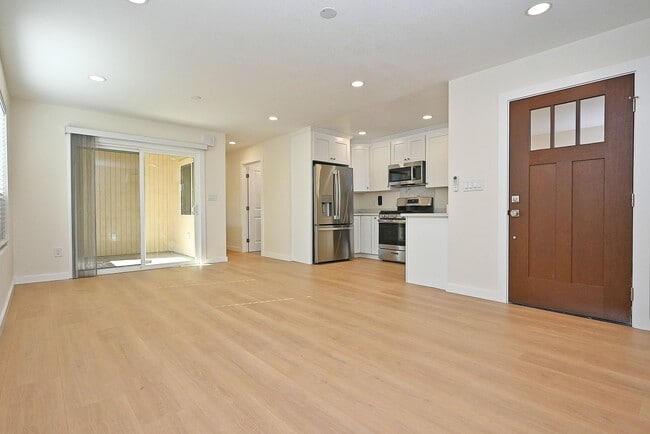 Building Photo - Stunning Brand-New 2BR/2BA Private ADU – Union City