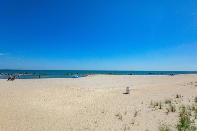 Building Photo - Beautiful Single Family Home in Willoughby Beach!!