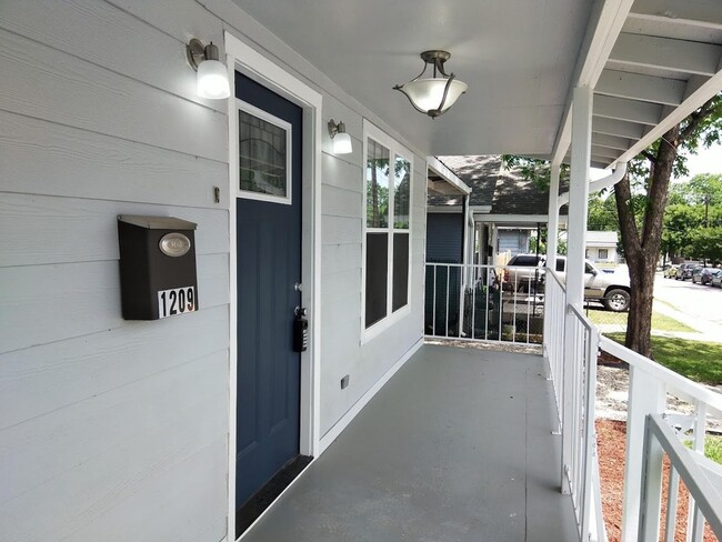 Building Photo - *COMING SOON* Charming 3BR/2BA Home with Covered Porch & Stainless Steel Appliances!