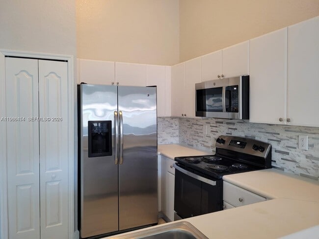 Building Photo - 1543 SE 25th St