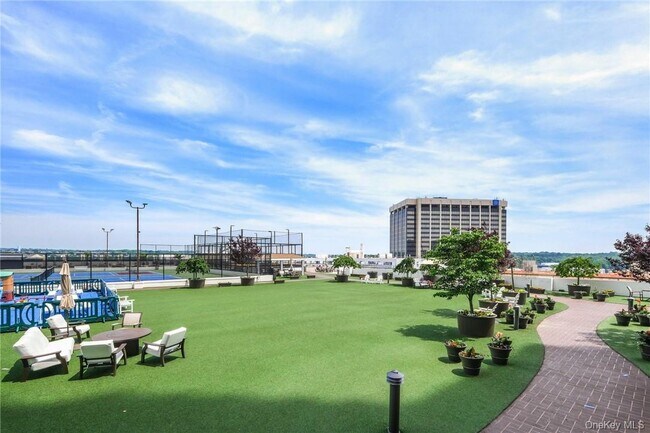 Building Photo - 10 City Pl