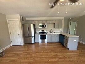 Building Photo - 1113 Juniper Dr