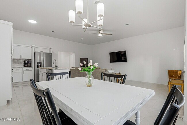 Building Photo - 13808 Paseo Sereno Dr