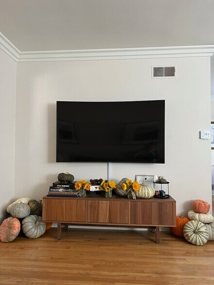 Building Photo - 4164 Madison Ave