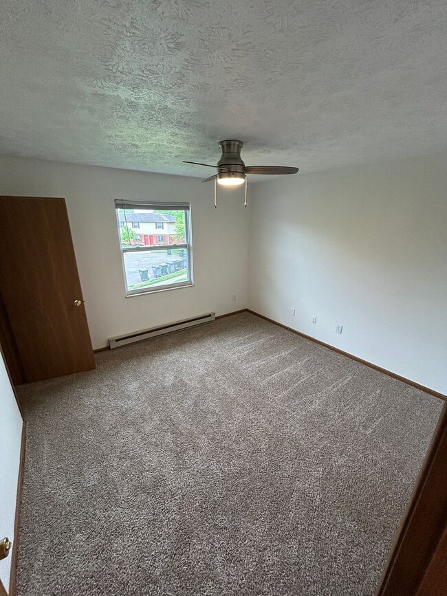 Building Photo - Spacious 2-Bedroom Living in a Quiet Commu...