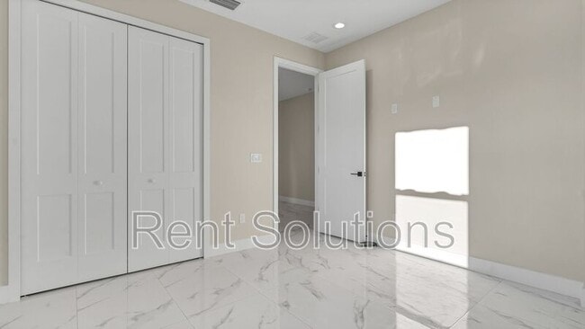 Building Photo - 2839 60th Ave N