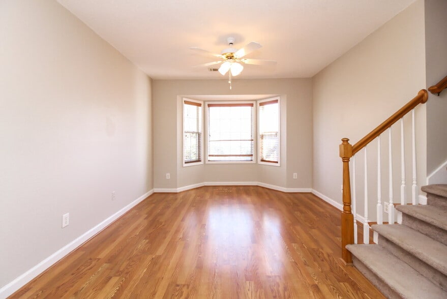 Building Photo - 301 Saddlewood Dr