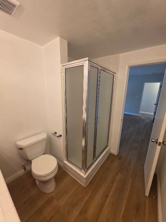 Building Photo - TURNKEY-RENT READY SPACIOUS 2BD/2BA HOME, 2-CAR GARAGE WITH AN AUTOMATIC ROLL-UP DOOR, LARGE COVE...