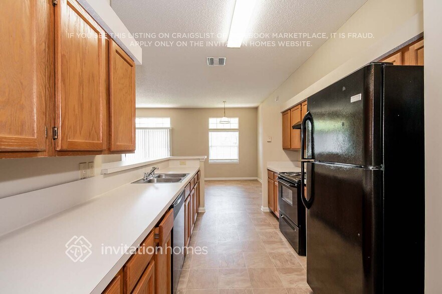 Building Photo - 5335 Blue Pacific Dr W