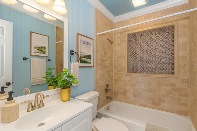 Building Photo - 2132 Coronet Dr