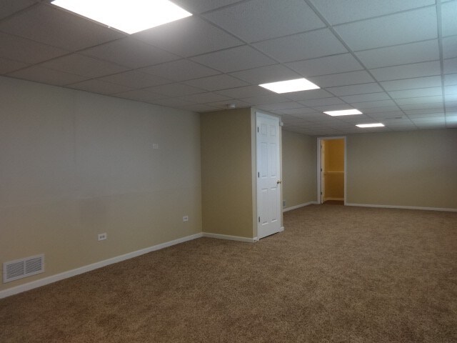 Building Photo - 816 Shorewood Dr