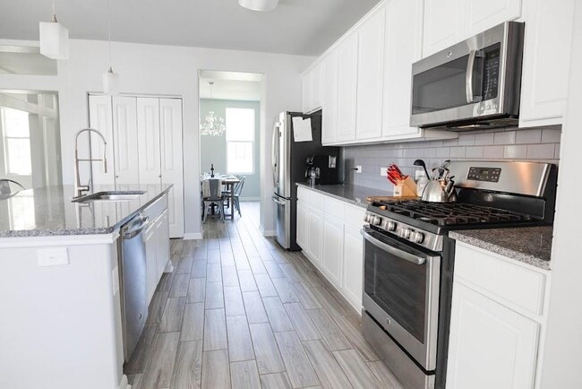 Building Photo - 411 Wetzel