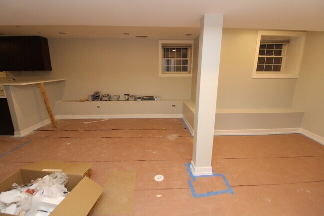 Building Photo - 1747 W Wallen Ave