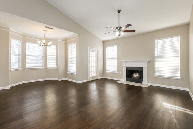 Building Photo - 17980 Villa Creek Dr