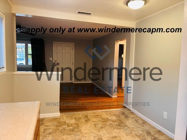 Building Photo - Charming 4 bedroom Home in Tahoe Park w/ E...