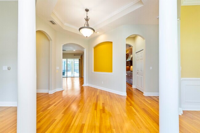 Building Photo - 425 Gallardo Cir