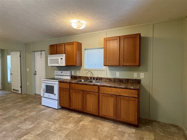 Building Photo - 45 Whippoorwill Ln