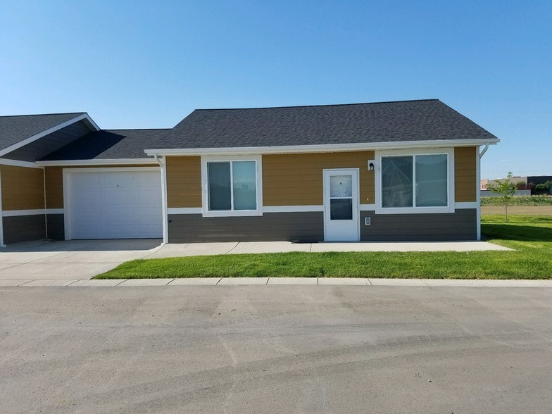 Primary Photo - Grand Slam Patio Home Apartments